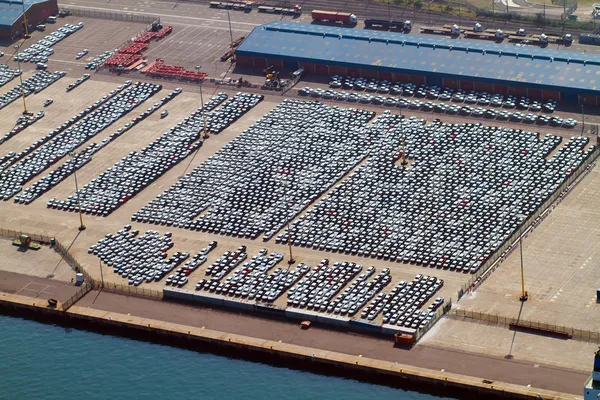 Automobily zaparkované v přístavu durban, Jihoafrická republika — Stock fotografie