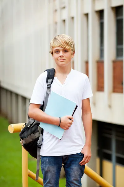 Tonåring student i skolan — Stockfoto