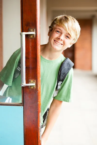 Schattig middelbare school jongen — Stockfoto