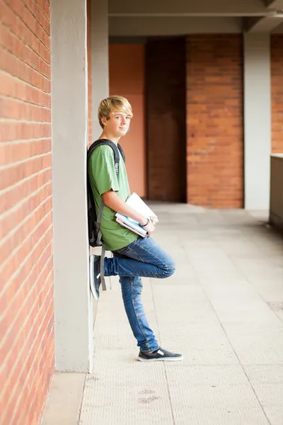 Estudante do ensino médio masculino — Fotografia de Stock