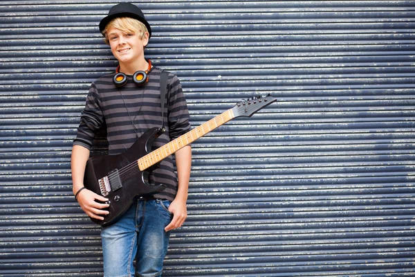 Tonåring musiker porträtt — Stockfoto