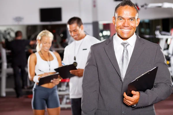 Gimnasio gerente y personal — Foto de Stock