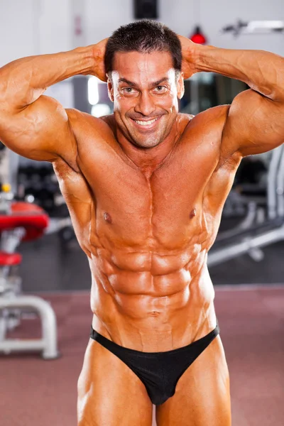 Mannelijke bodybuilder — Stockfoto