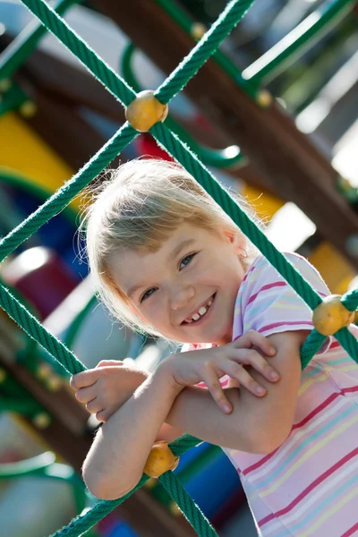 Carino ragazza avendo divertimento . — Foto Stock