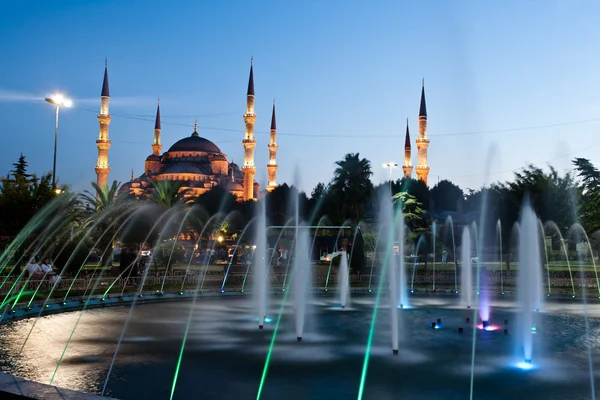 Blauwe moskee in avond - istanbul, Turkije. — Stockfoto