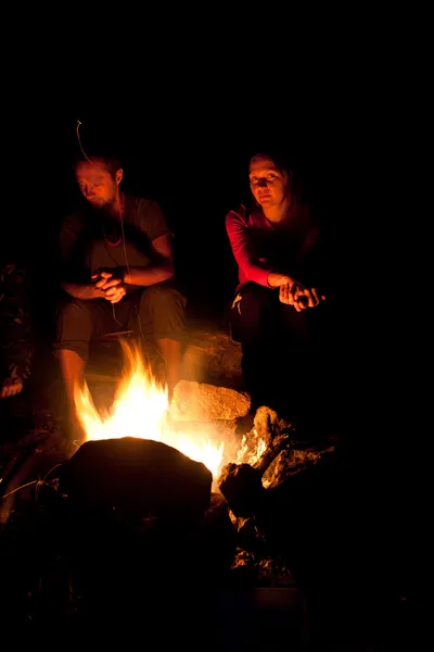 Orman çevre kamp ateşi — Stok fotoğraf