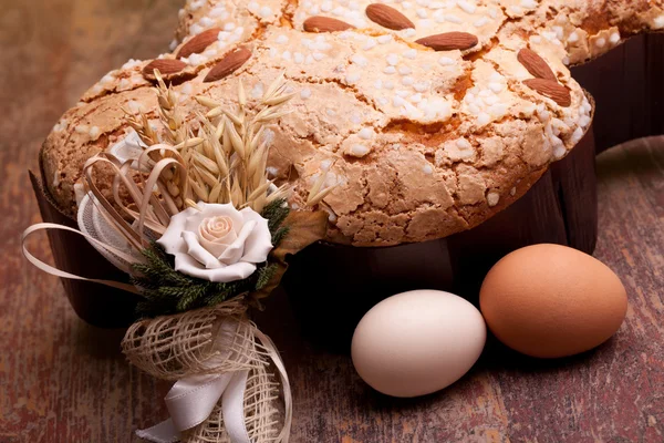 Colomba ve yumurta — Stok fotoğraf