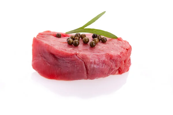Raw Tenderloin With Green Pepper — Stock Photo, Image