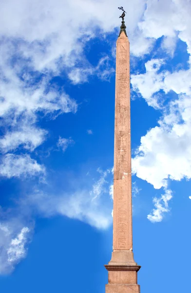 De Egyptische obelisk in navona square, rome — Stockfoto