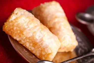 closeup parmak baklava