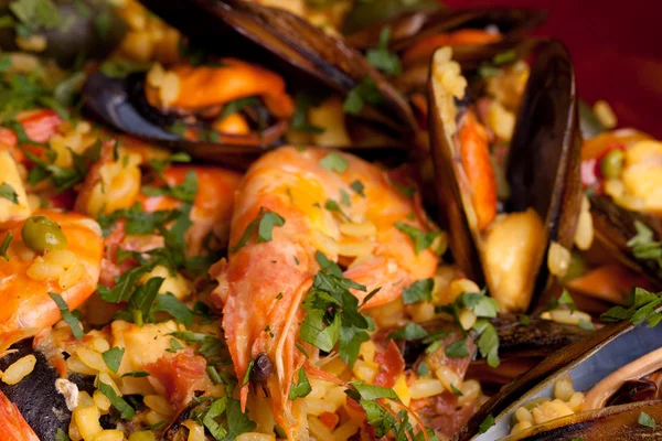 Mischung aus Reis und Meeresfrüchten - Paella — Stockfoto