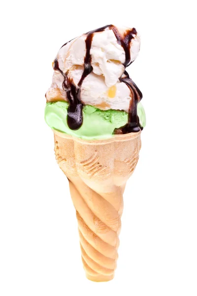 Cono con pistacho y helado de durazno —  Fotos de Stock