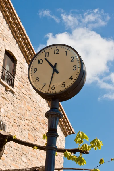 Grande Relógio Exterior Rodada — Fotografia de Stock