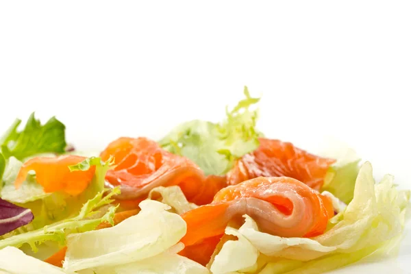 Tuzlu somonlu salata. — Stok fotoğraf