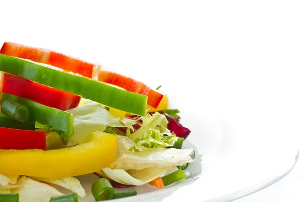 Gehakte salade met niet-scherpsmakende pepers — Stockfoto