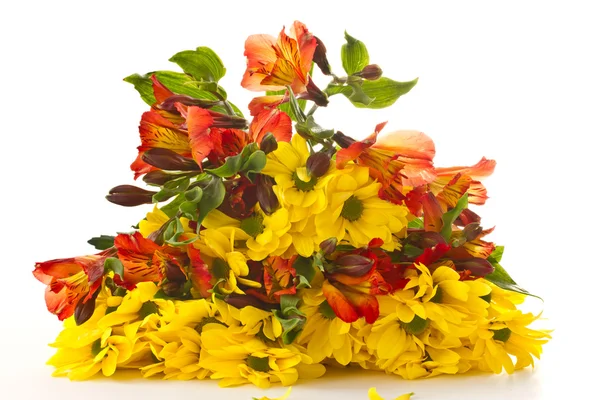 Букет хризантем и герберас — стоковое фото