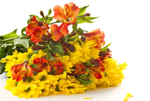 Een boeket van chrysant en gerbera 's — Stockfoto
