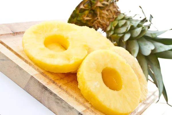Obrane plastry ananasa — Zdjęcie stockowe