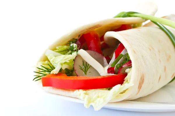 Pita bread stuffed with vegetables — Stock Photo, Image