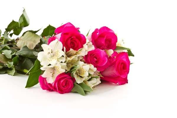 Vörös rózsa és fehér Alstroemeria — Stock Fotó
