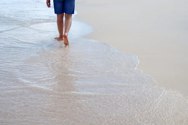 Promenera längs stranden av Atlanten — Stockfoto