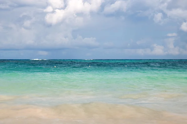 Landschaft des Atlantischen Ozeans. Karibik-Paradies. — Stockfoto