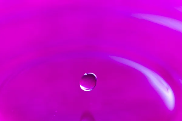 Waterdruppel van dichtbij — Stockfoto
