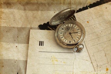antika cep saatleri ve eski kartpostallar