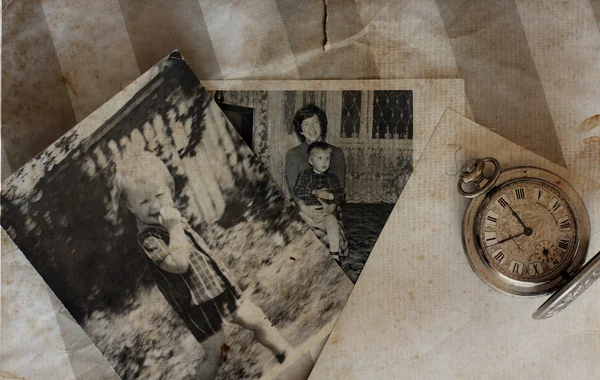 Antika cep saatleri ve eski harfler — Stok fotoğraf