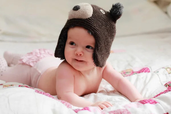 Αξιολάτρευτο μωρό στο καπέλο — Φωτογραφία Αρχείου