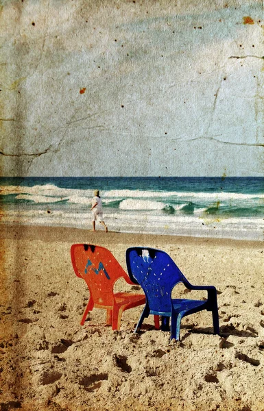 Krzesła na brzeg w pobliżu morza — Zdjęcie stockowe