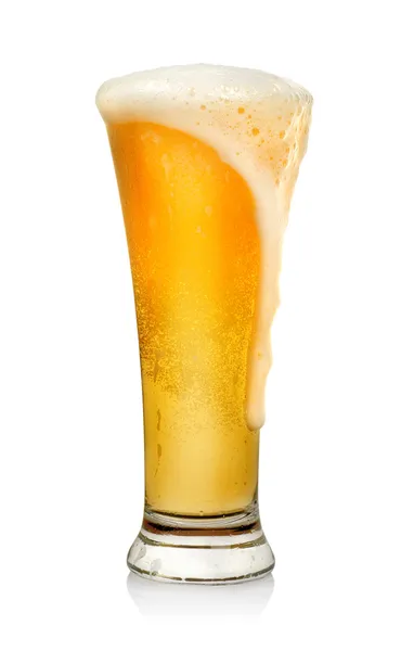 Pohár sört elszigetelt — Stock Fotó