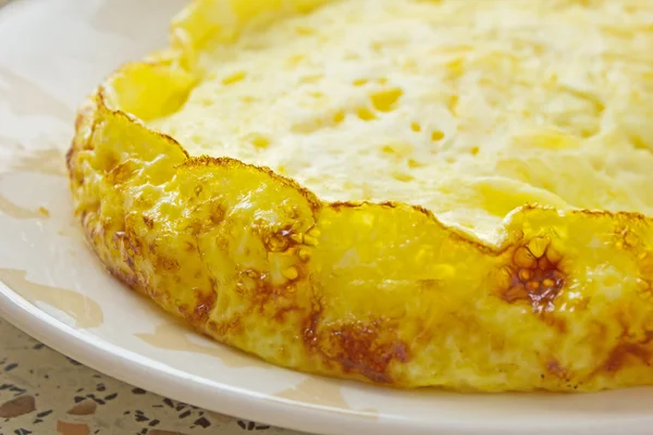 Omelette pelucheuse fraîche chaude — Photo