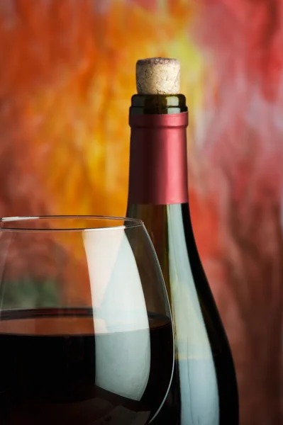 Vino, copa y la botella — Foto de Stock
