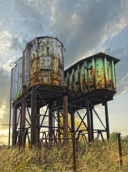 Dos barriles industriales oxidados — Foto de Stock