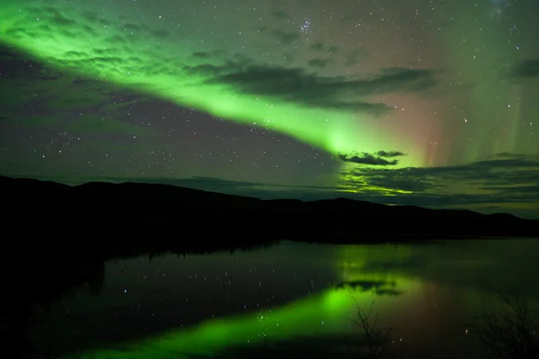 Night Sky Stars Clouds Northern Lights mirrored — Stock Photo, Image