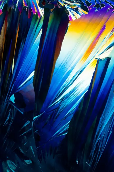 Salicylic acid crystals in polarized light — Stock Photo, Image