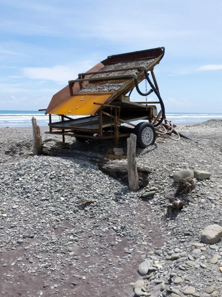 Sluice box para extrair ouro aluvial, West Coast NZ — Fotografia de Stock