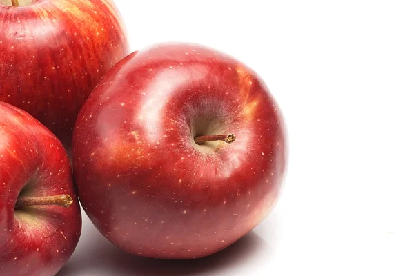 Tre röda äpplen — Stockfoto