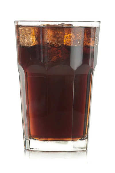 Bicchiere di cola con cubetti di ghiaccio — Foto Stock
