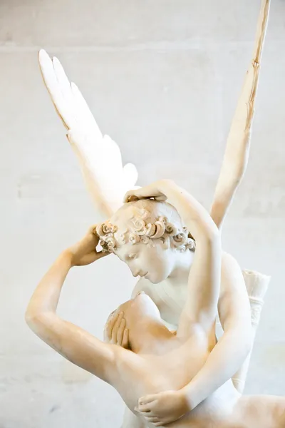 Psique revivido pelo beijo Cupido — Fotografia de Stock