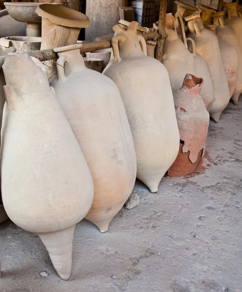 오래 된 amphoras — 스톡 사진