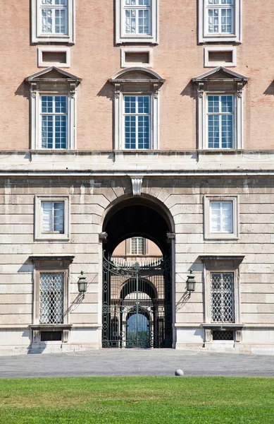 Reggia di Caserta indgang - Italien - Stock-foto