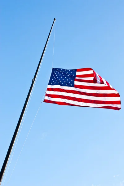 Helft van personeel Amerikaanse vlag — Stockfoto
