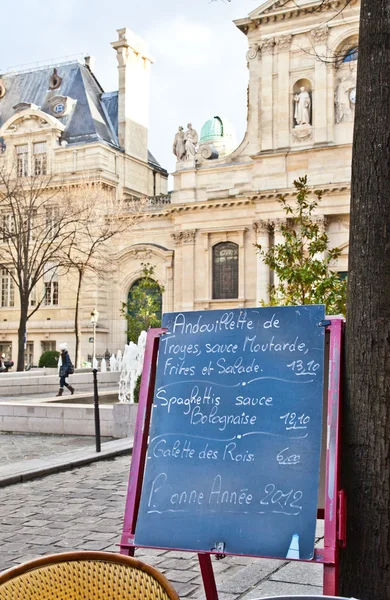 Париж - Меню в ресторане — стоковое фото