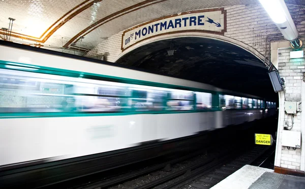 Stanice metra v Paříži — Stock fotografie