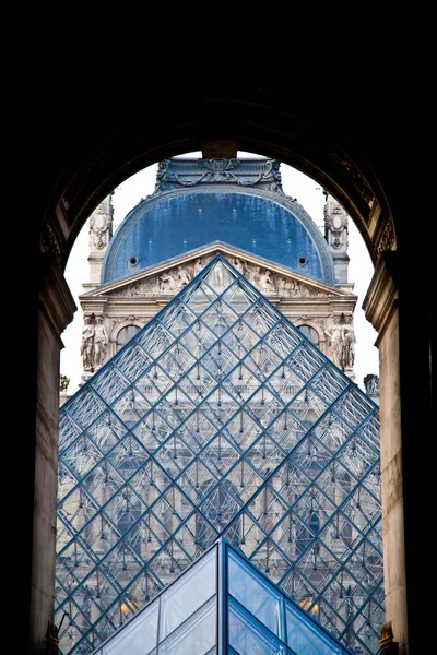 Entrada do Museu do Louvre — Fotografia de Stock