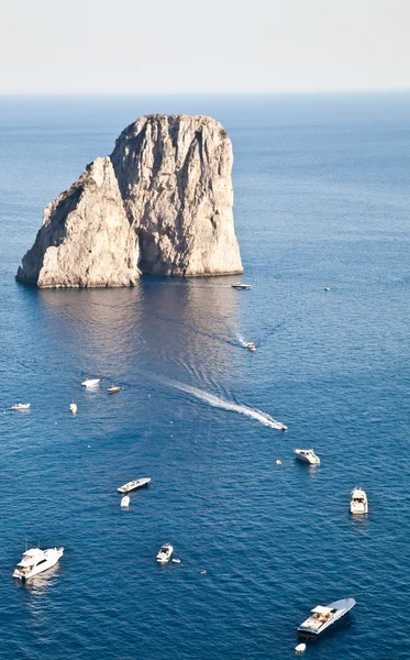 Faraglioni de Capri — Photo