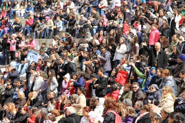 Crowd of watching clipart