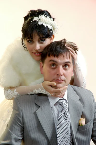 Noivo e noiva — Fotografia de Stock
